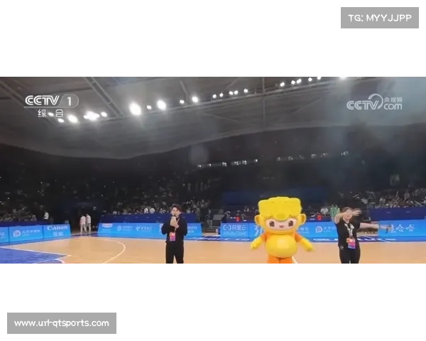 “鸟巢决赛现场观众齐声呐喊‘生而无畏，战至终章’，氛围热烈”